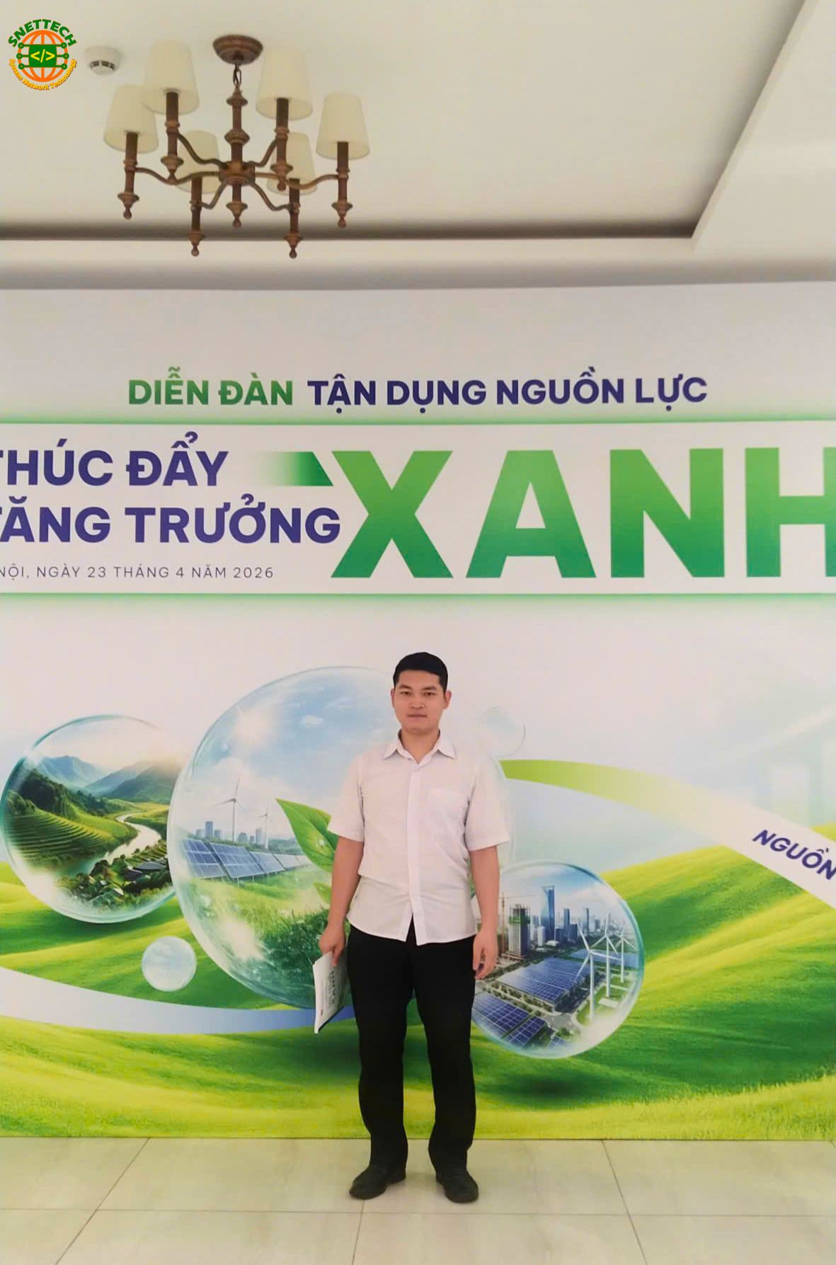 Đại diện ban lãnh đạo công ty công nghệ Snettech tham dự diễn đàn 