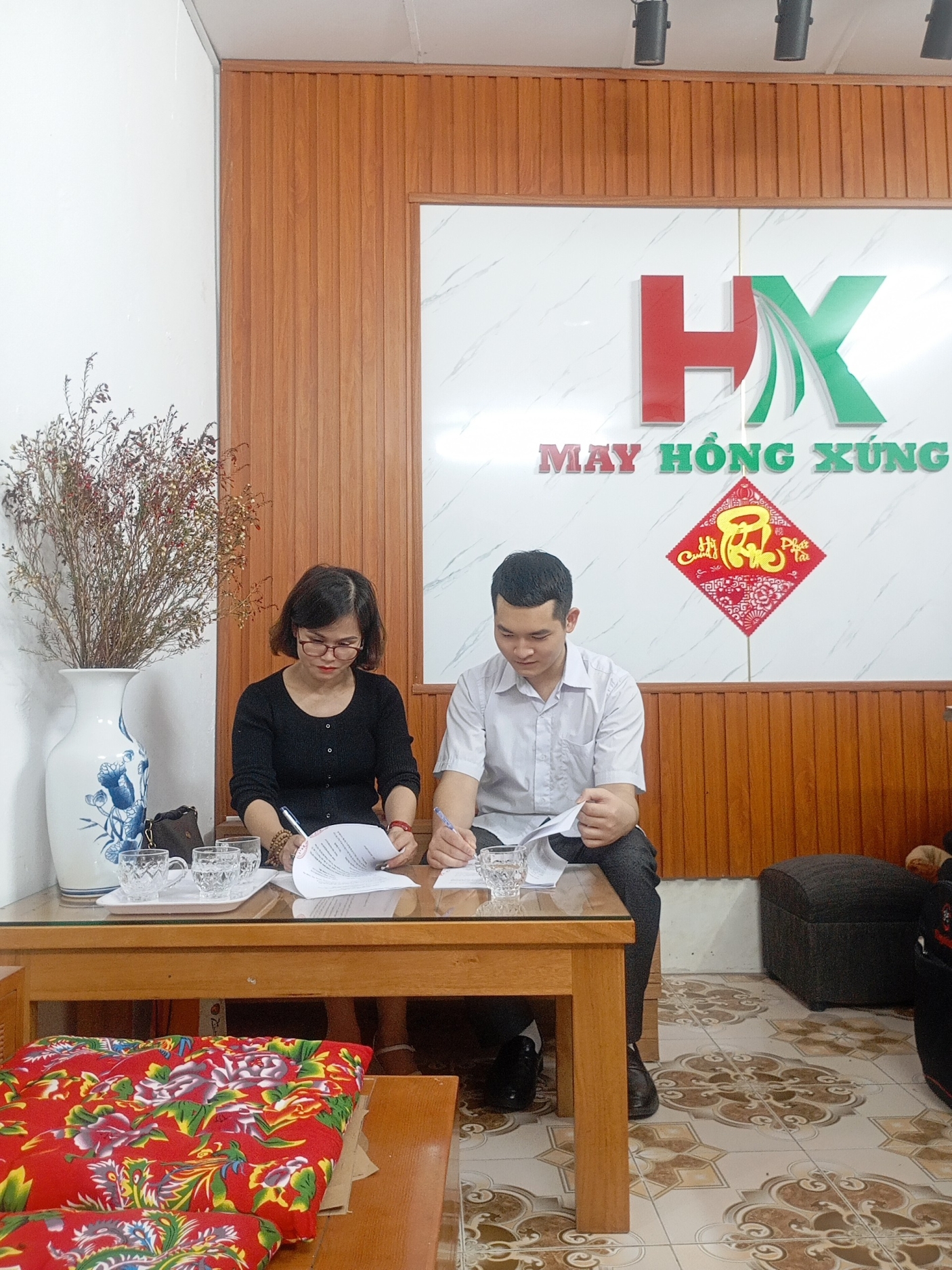 Đại diện hai bên công ty tại buổi lễ ký kết hợp đồng