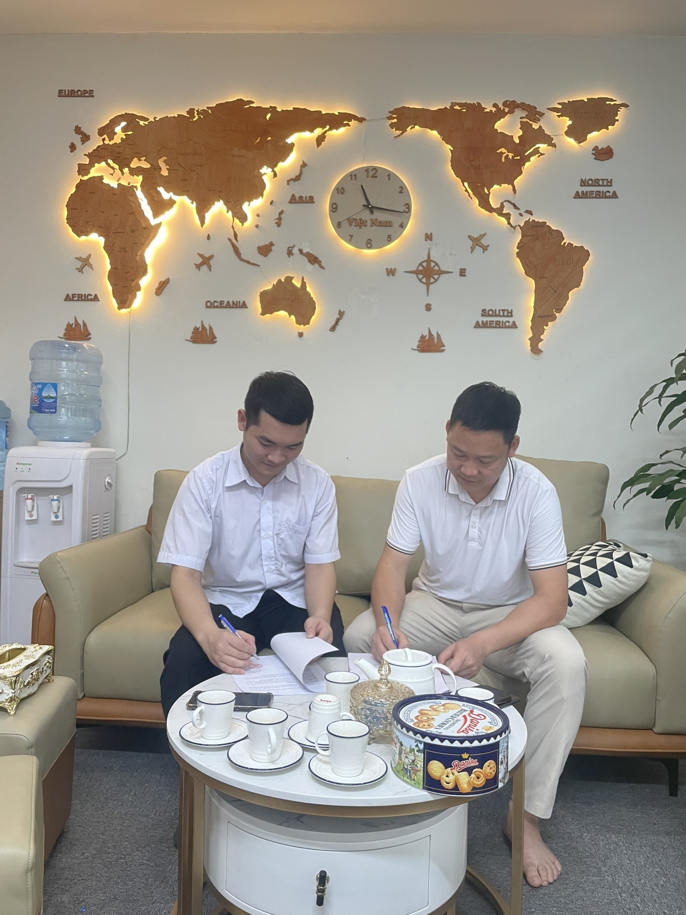 Lễ ký kết hợp đồng giữa hai công ty 