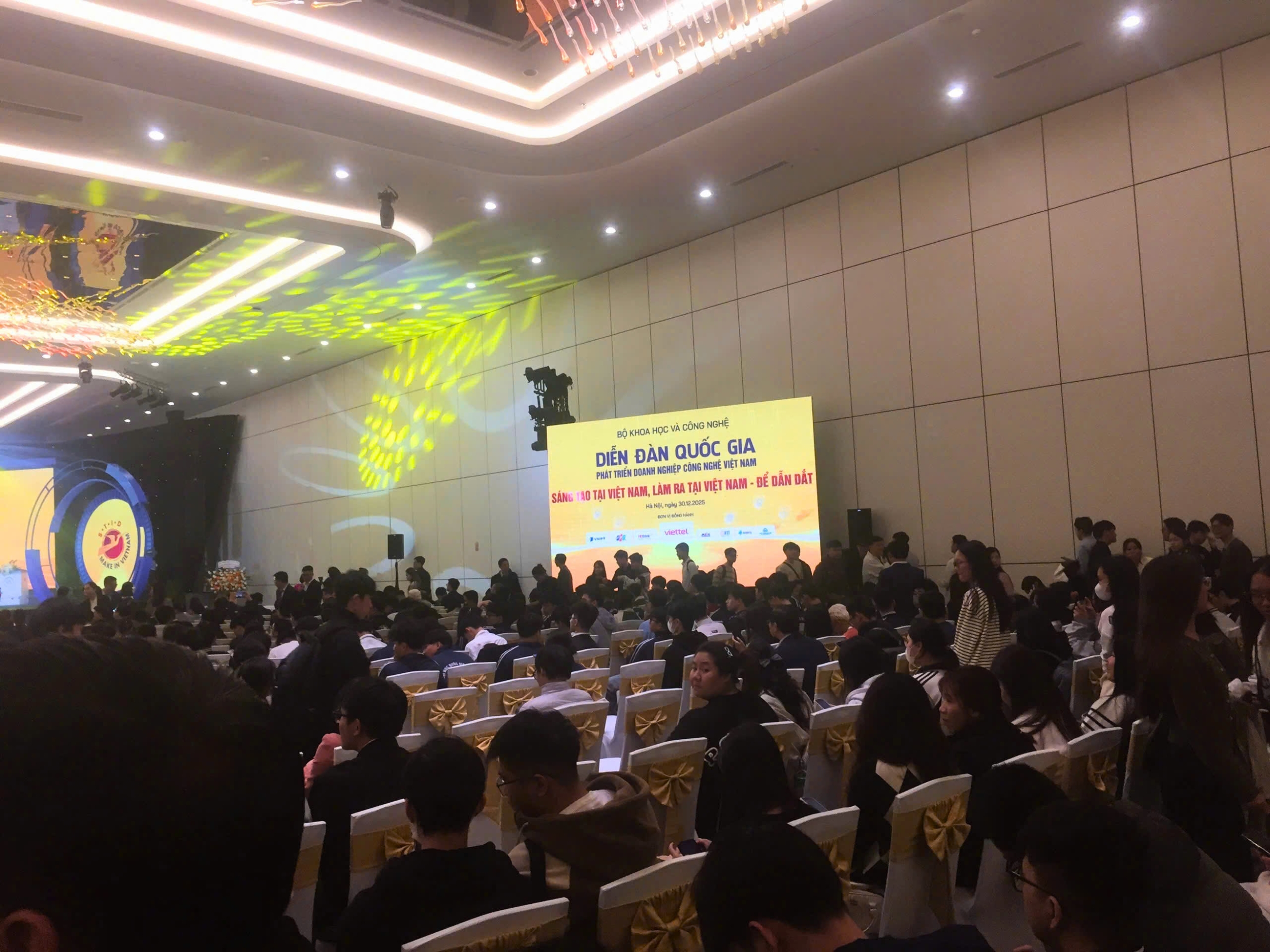 Toàn cảnh diễn đàn quốc gia về phát triển doanh nghiệp công nghệ Việt Nam 2025 do Bộ Khoa học và Công nghệ tổ chức ngày 30/12/2025